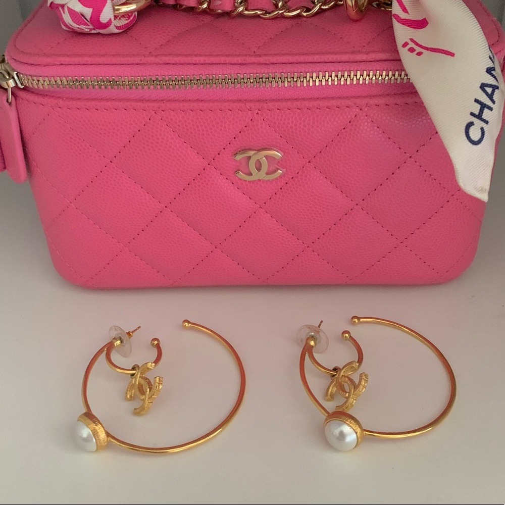 NIB Chanel Pearl Hoop Earrings - Picture 3 of 7